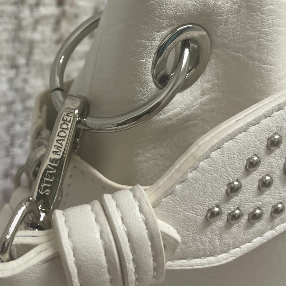 Steve Madden Medium Size Cream Color Faux Leather Bag w/Silver Accents - Picture 7 of 14